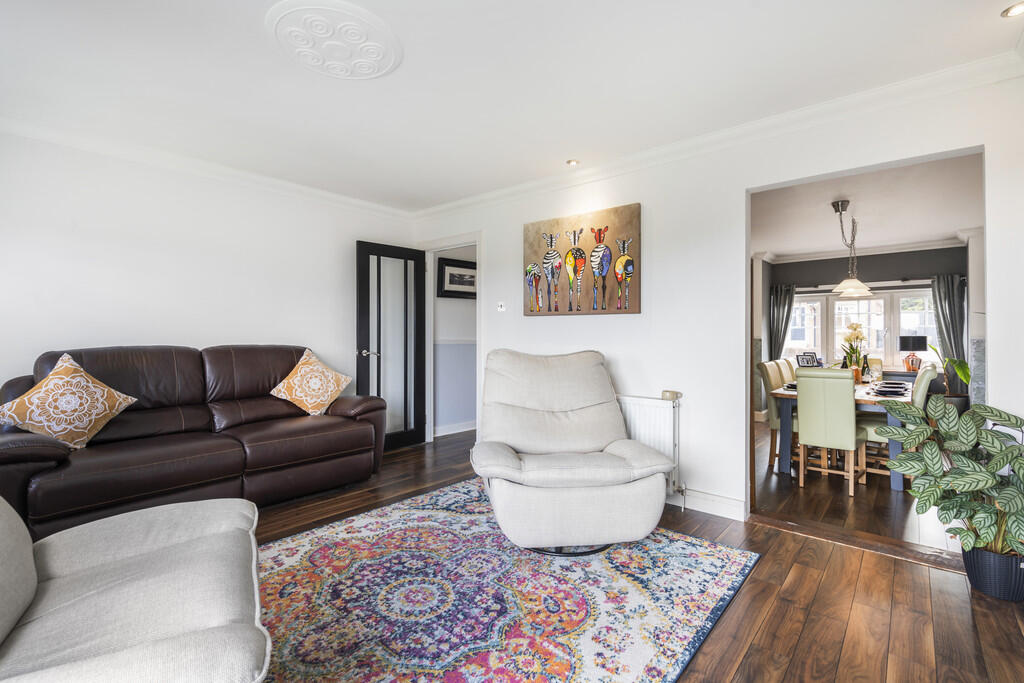 8 Fowler Cresent,...