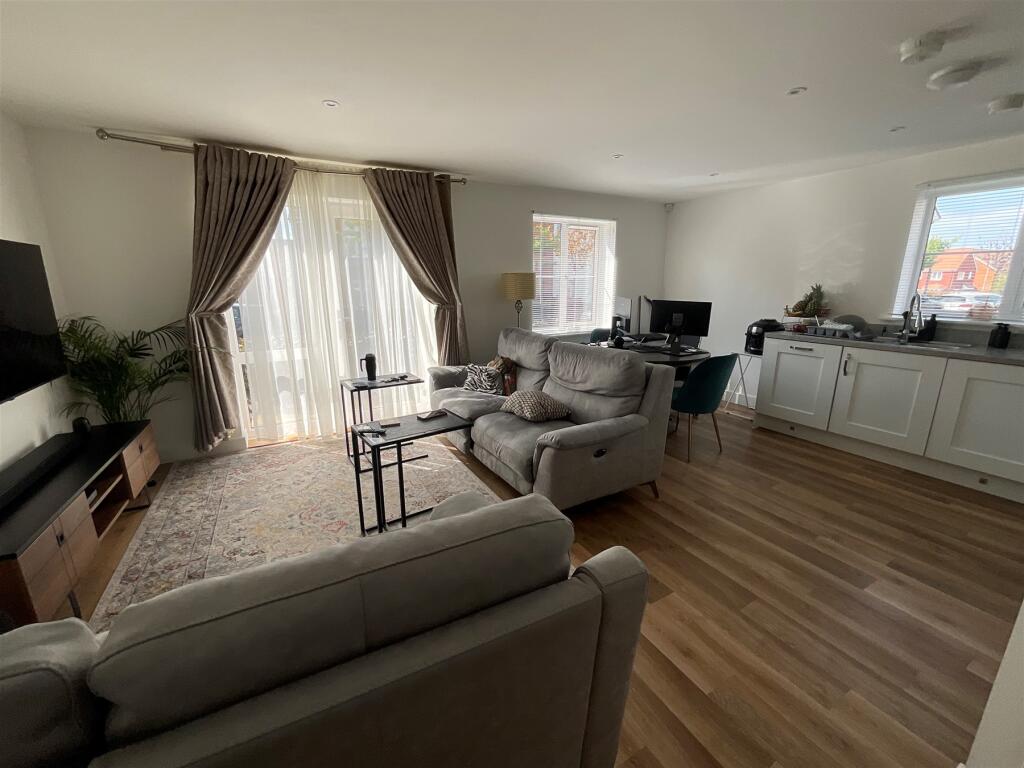 Lounge/Diner/Kitchen