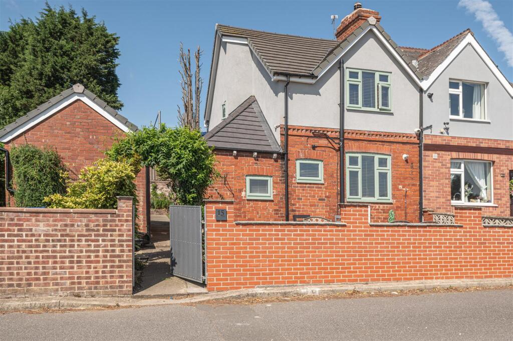 19 - 15 Pontefract Road S72 8AY.jpg