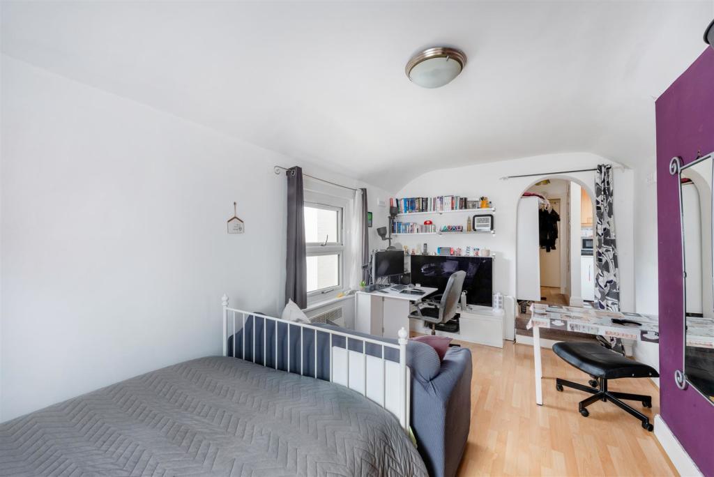 Studio Room