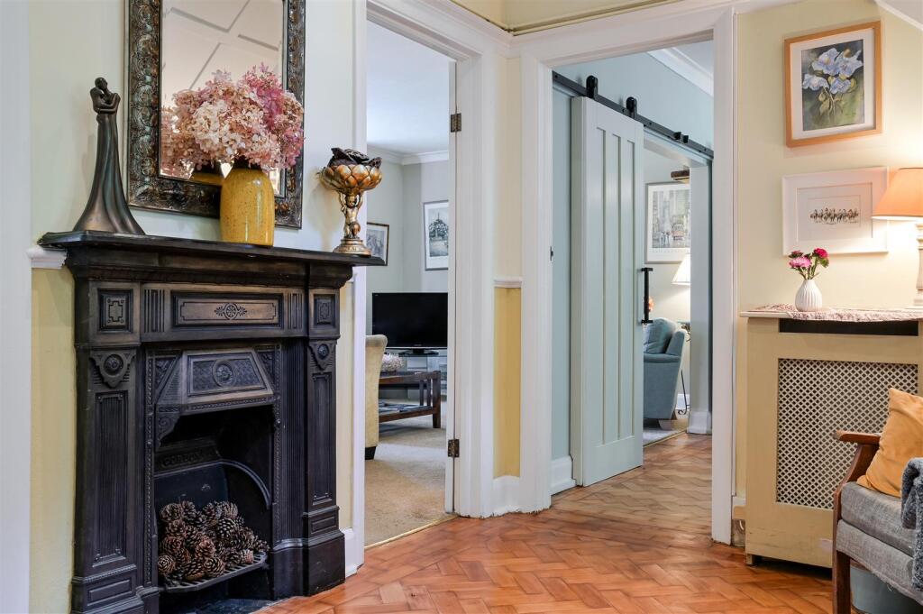 WILMERHATCH LANE (24).jpg