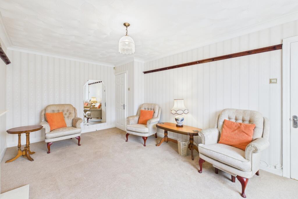 CAM03162G0-PR0342-STILL008