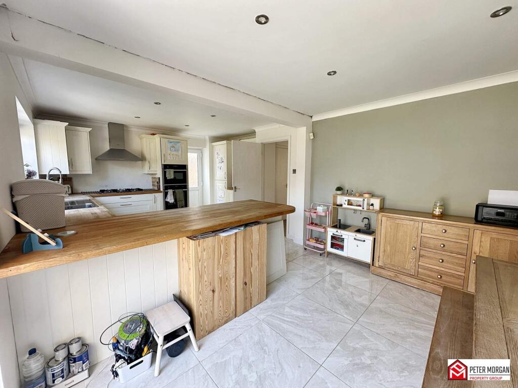 Open Plan Kitchen/ Dining Room