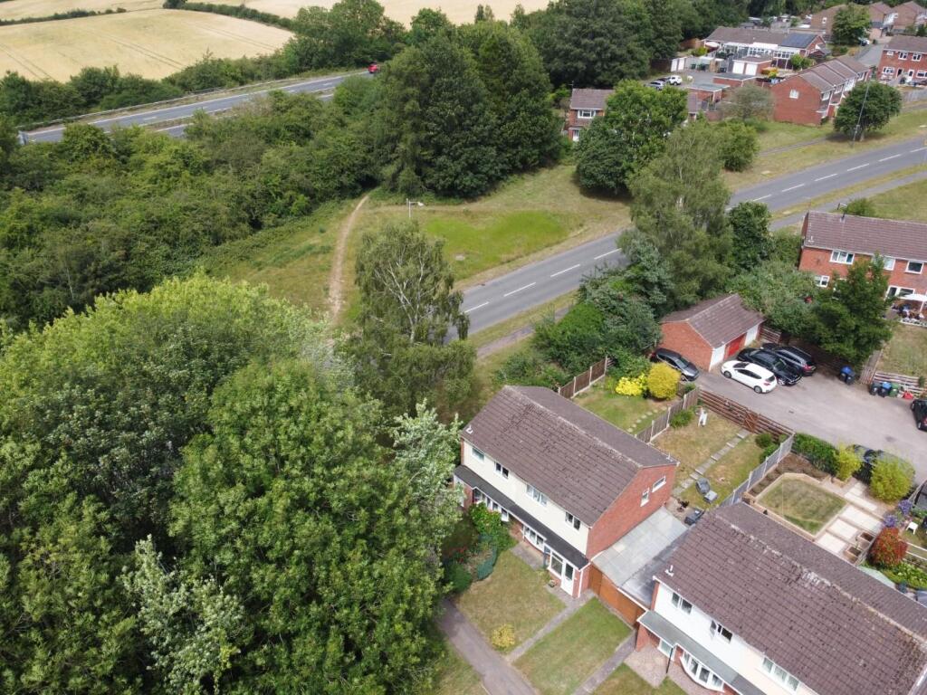 16 Twycross Walk aerial-4.jpg