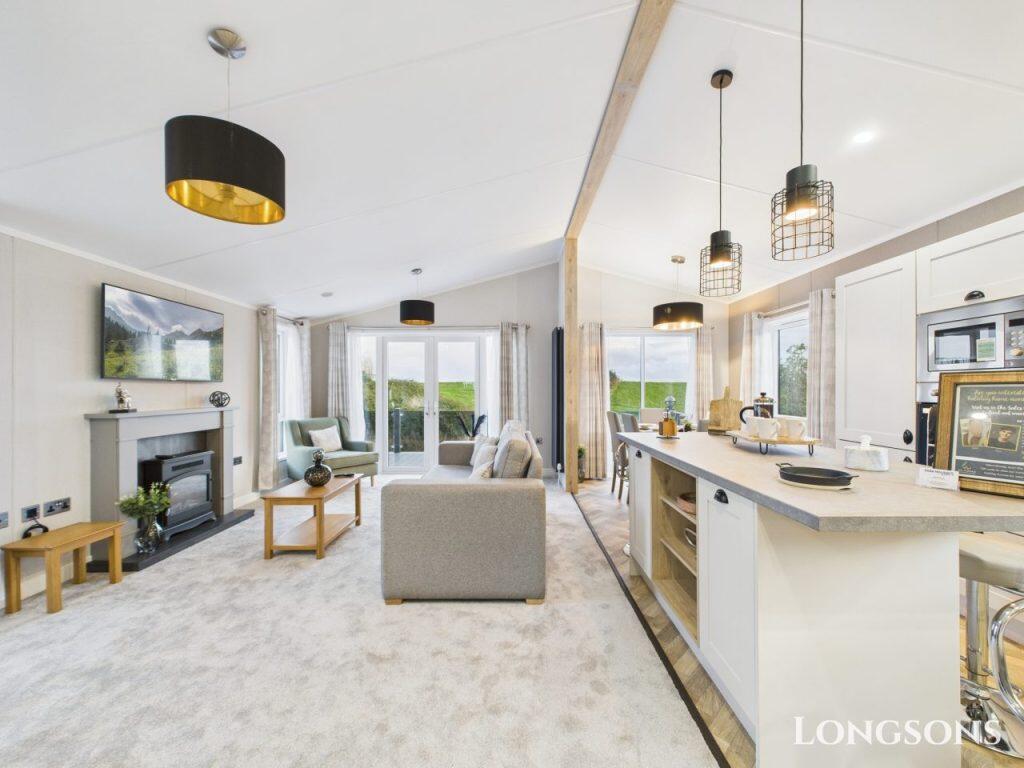 Cam02173g0 Pr0277 Still059