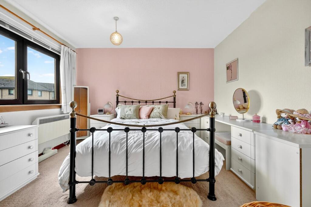 29 woodbank gardens, largs_11.jpg