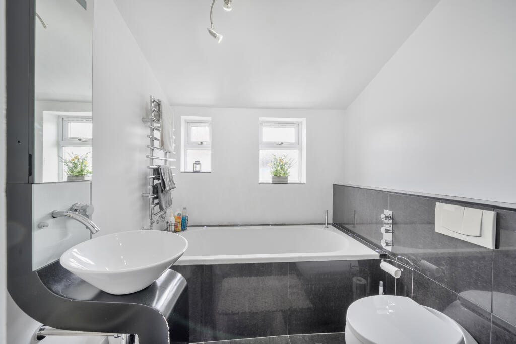 226821e3f838e901293735arw22