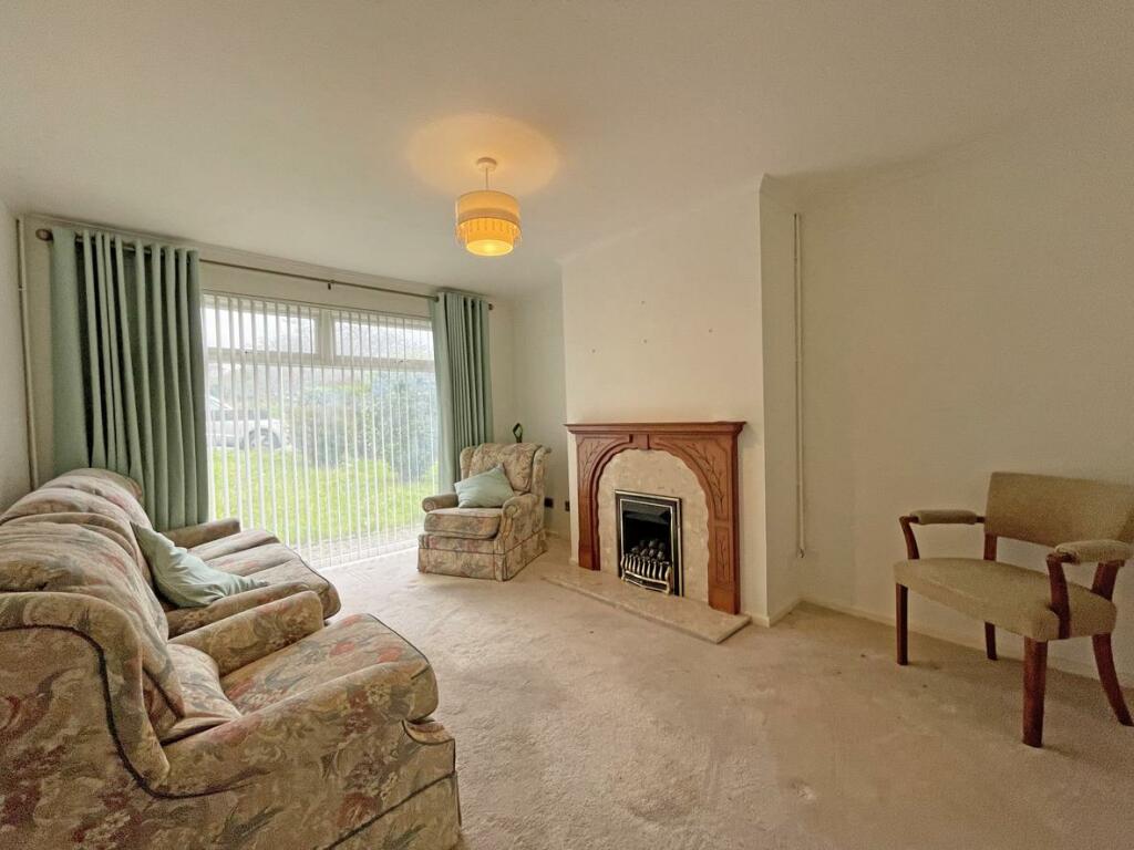 Beaumaris Road 72 Lounge 2.jpg