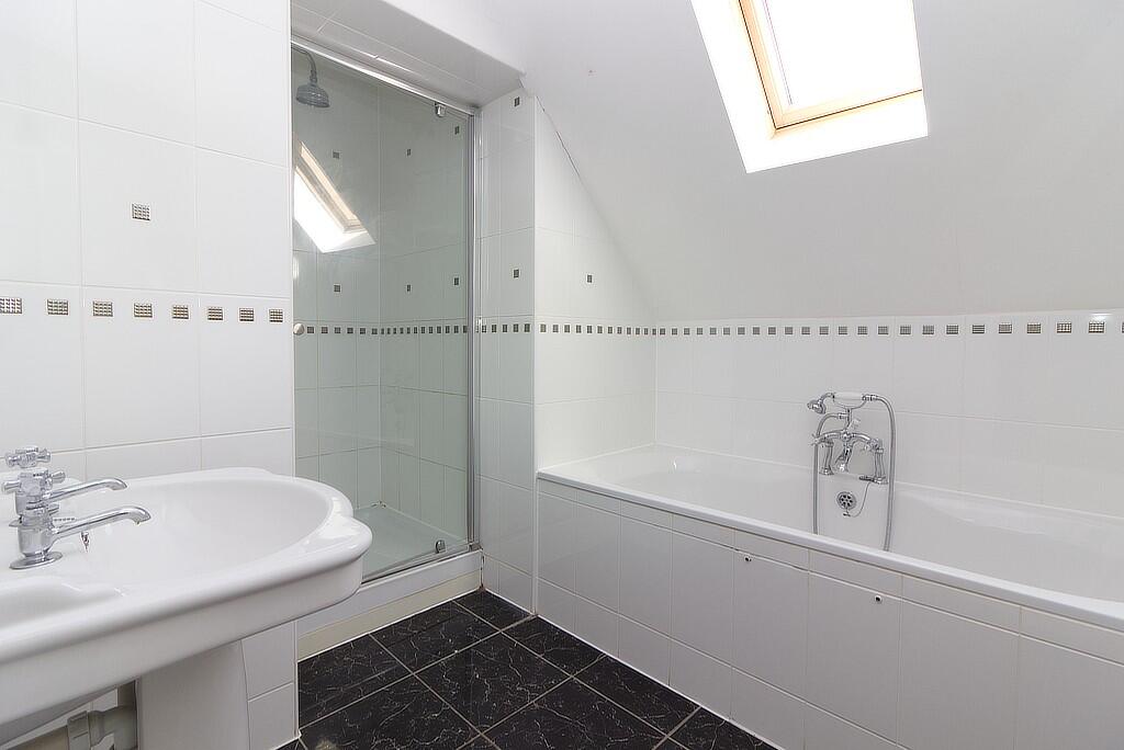 En-suite 1