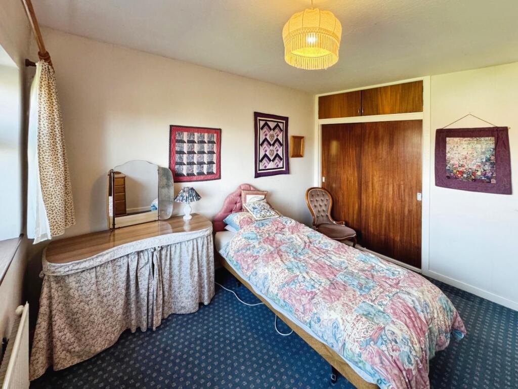 157a9bf2-Bedroom 203.jpg