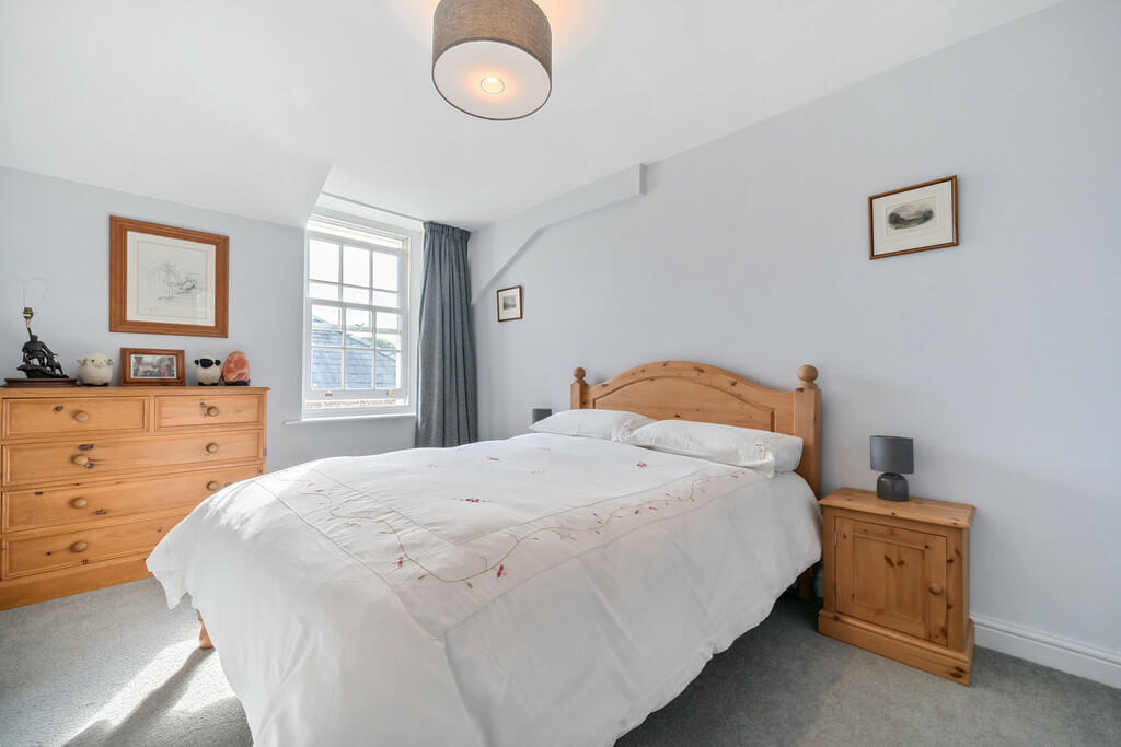 Fold End Bedroom ...