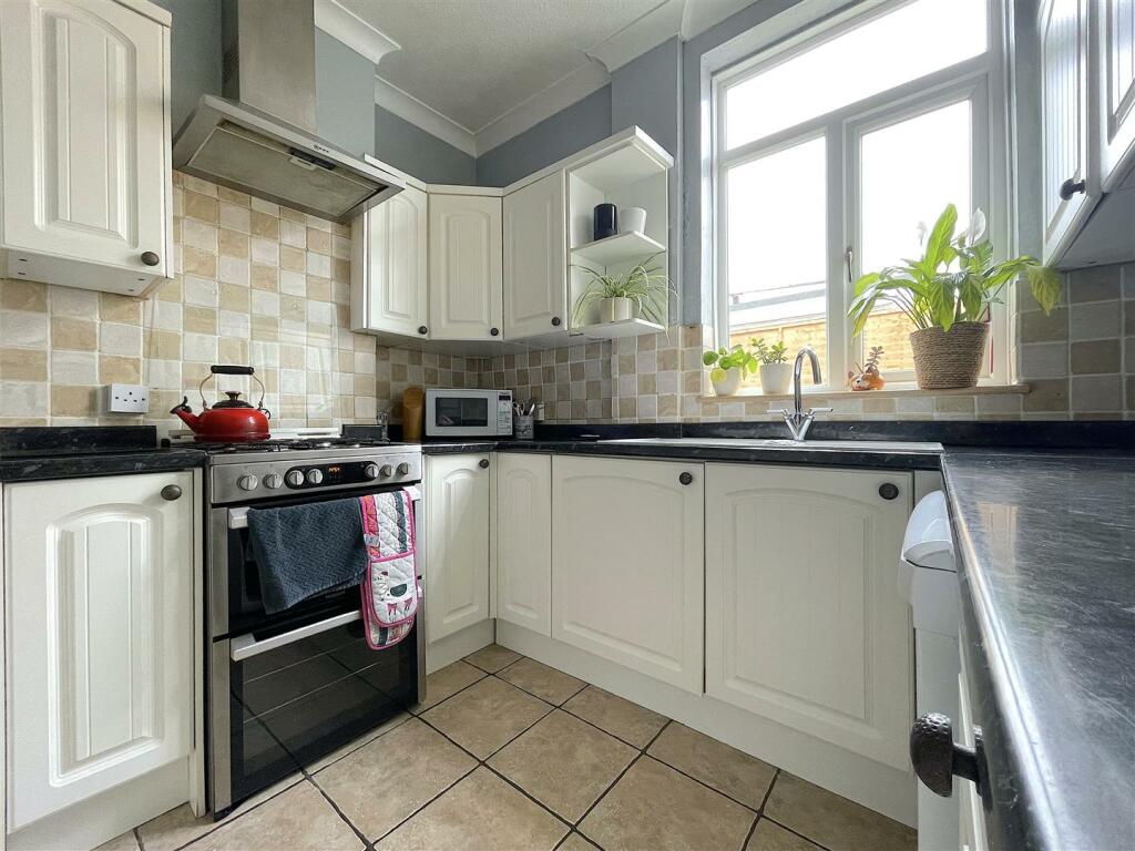Kitchen (3).jpeg