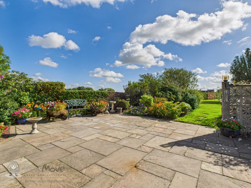 Patio b