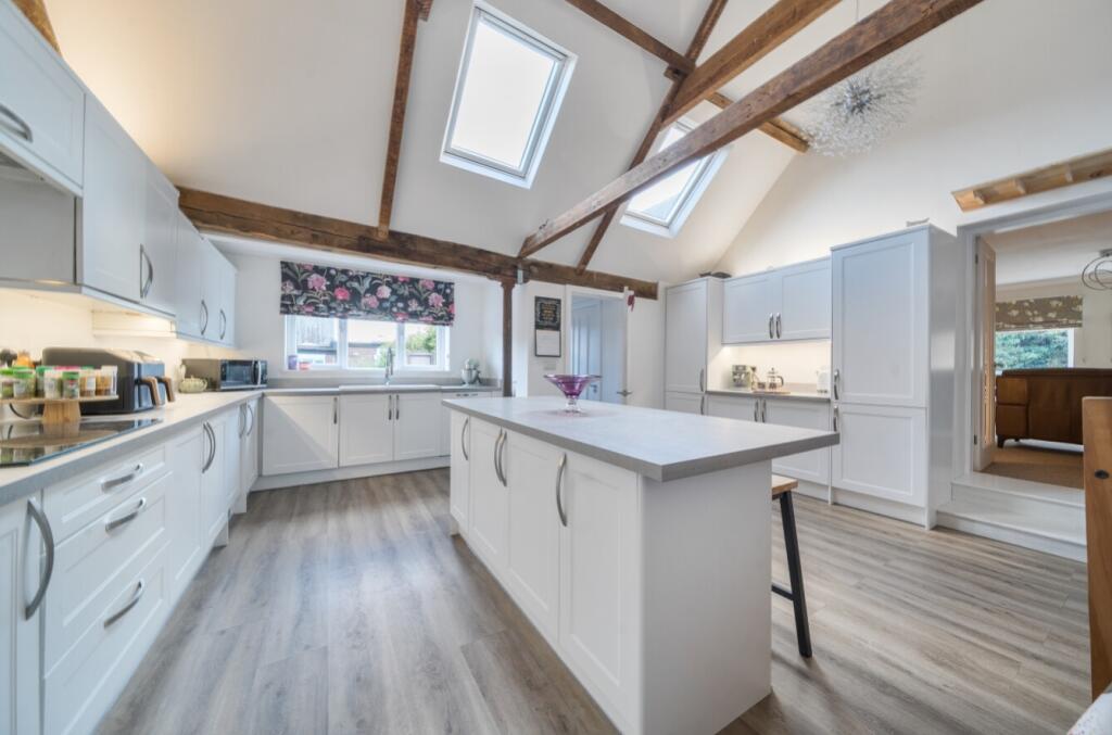 1349539-22-68c32bcab34bf-ARW-1