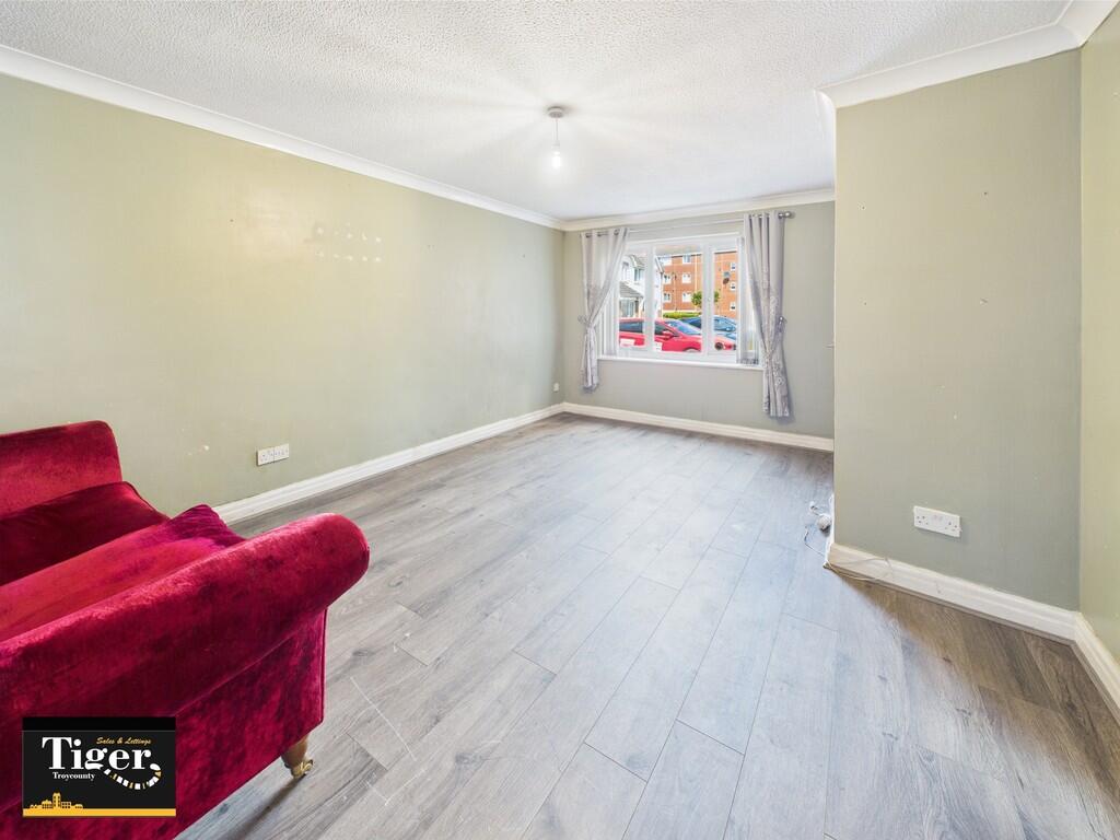 CAM02176G0-PR0581...