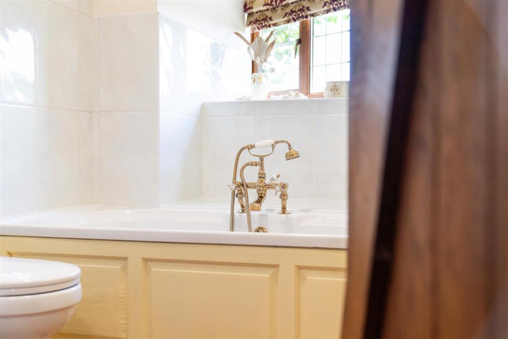Bathroom2-2.jpg