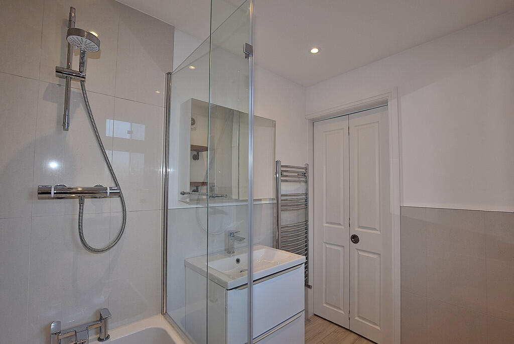 bathroom alt_01