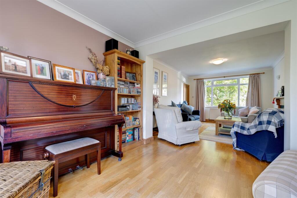 8 Willesley Close, Ashby