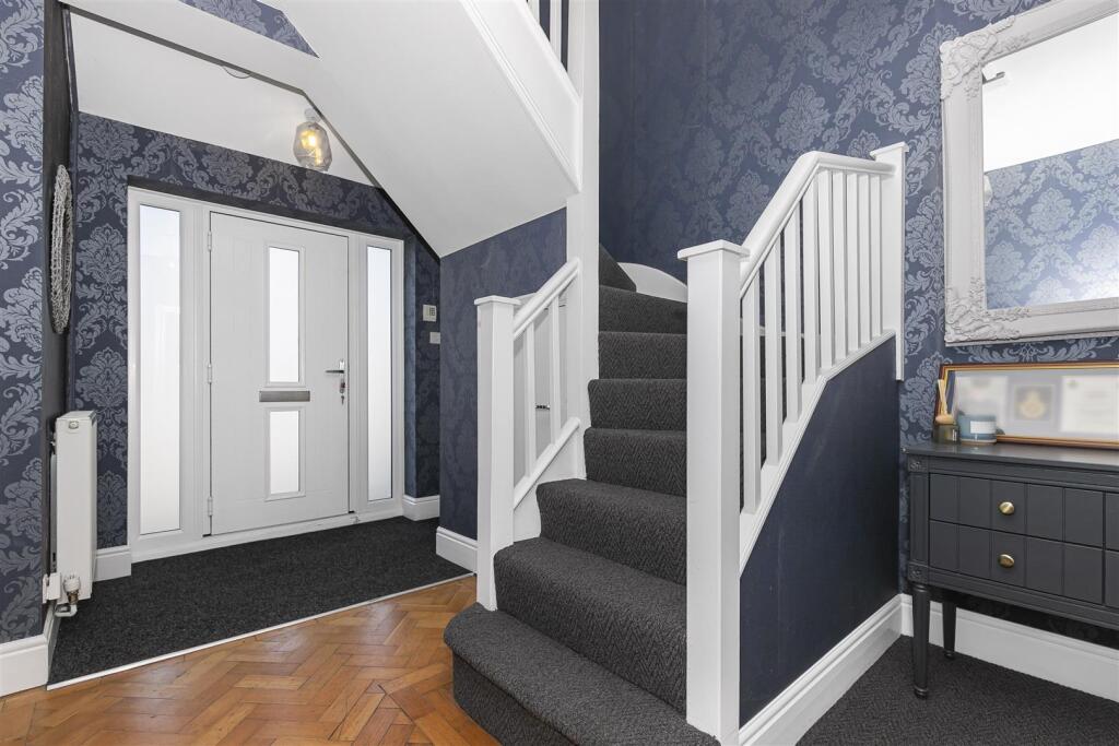 Entrance Hallway.jpg