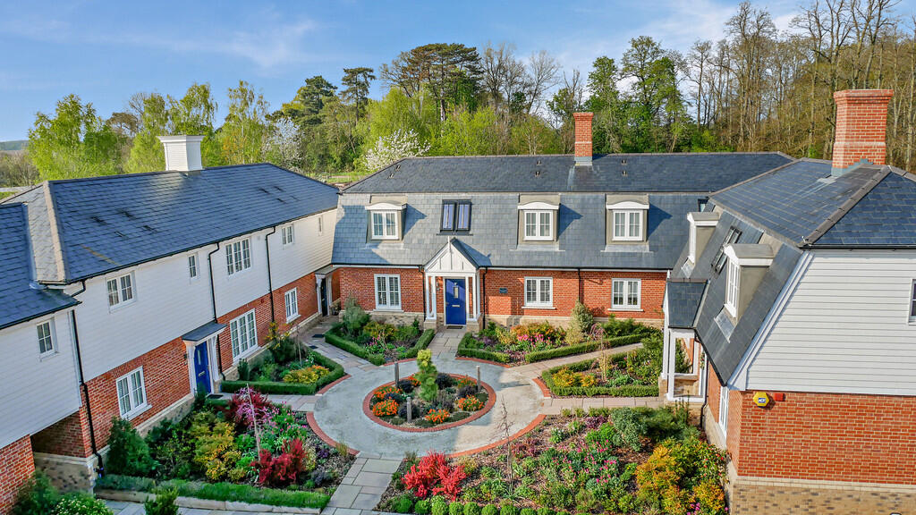 8643938-exterior3...