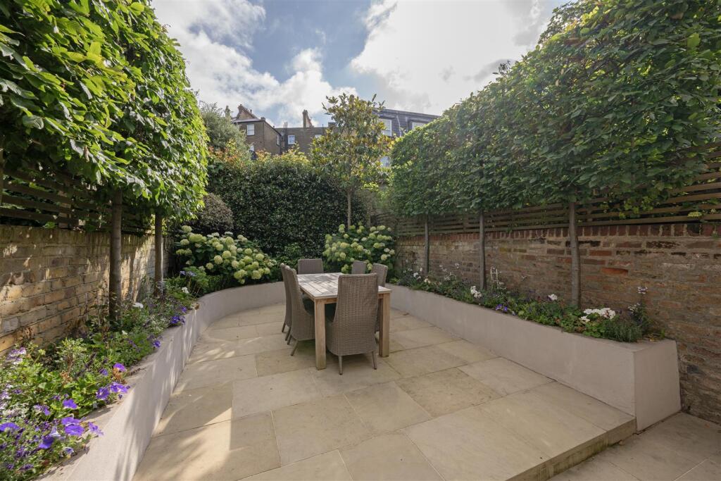 12 Ovington Street Hi-40.jpg