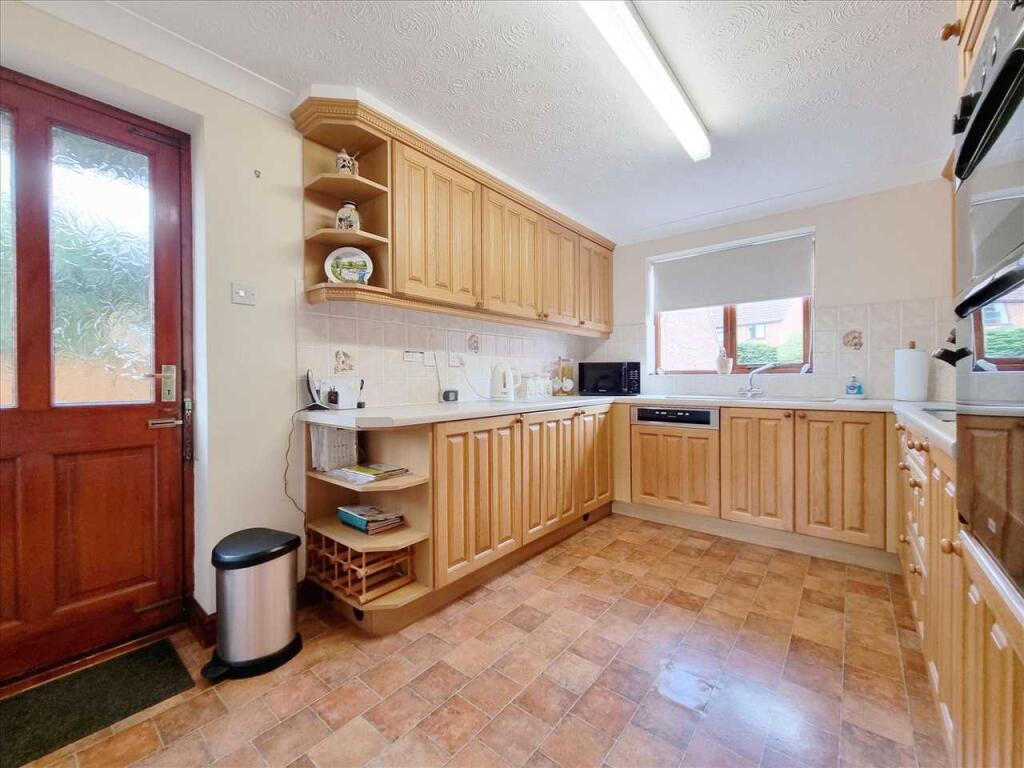 Kitchen: