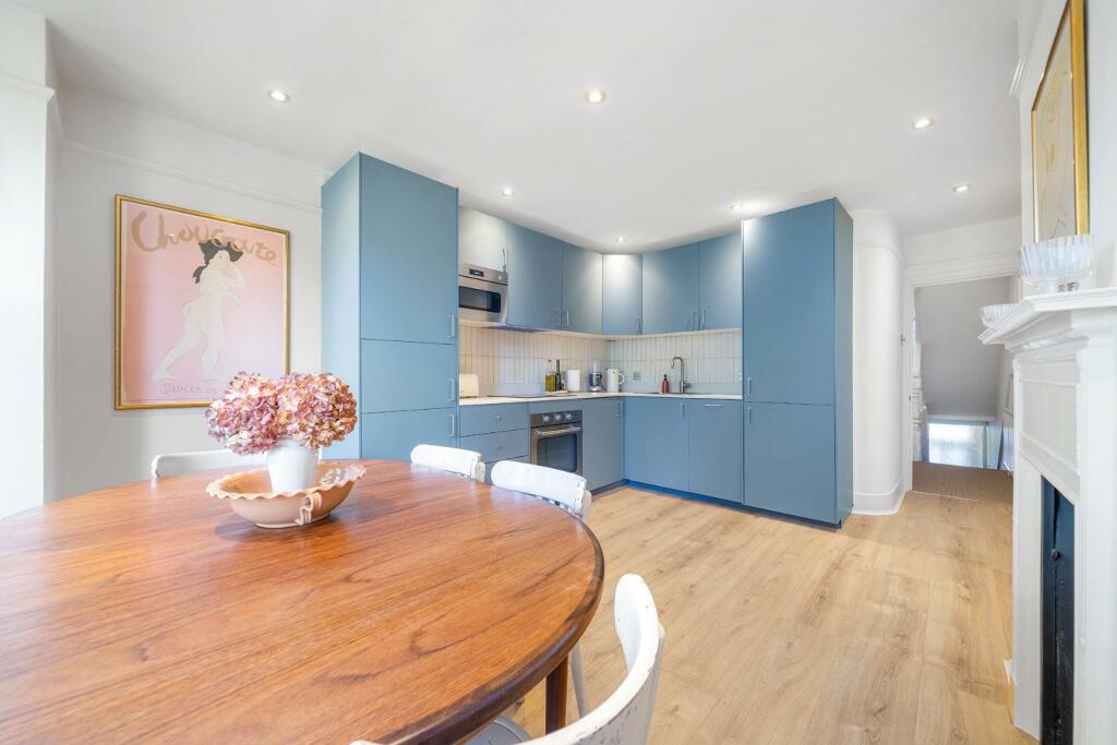 Kitchen (3).jpg