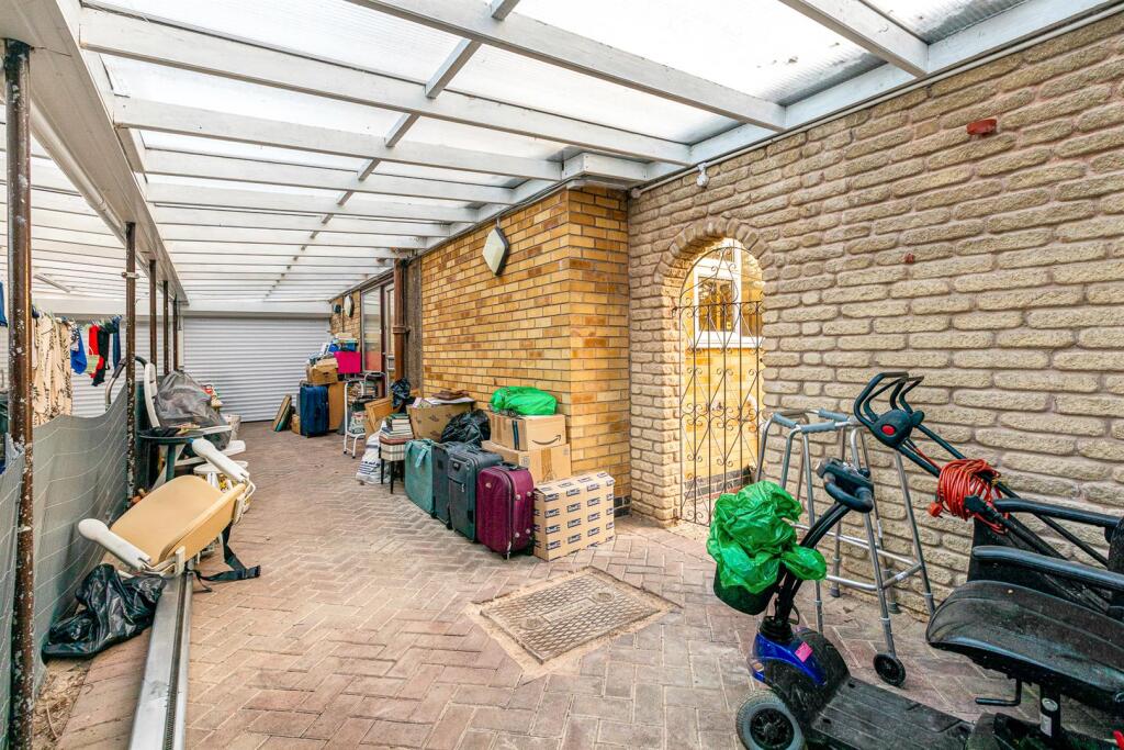 CARPORT