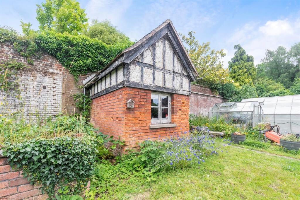 Workshop/Outbuildings