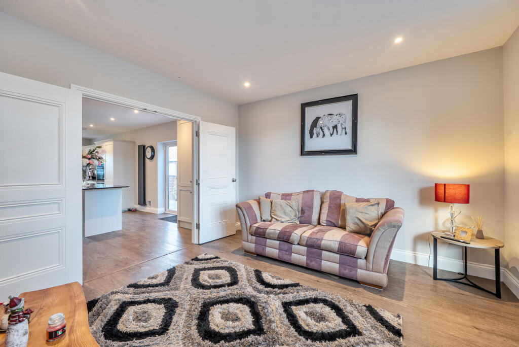 1385319-9-692ed94...