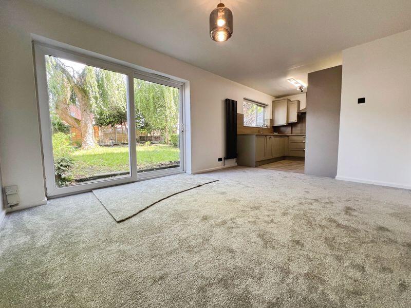 Lounge Diner &amp; Kitchen