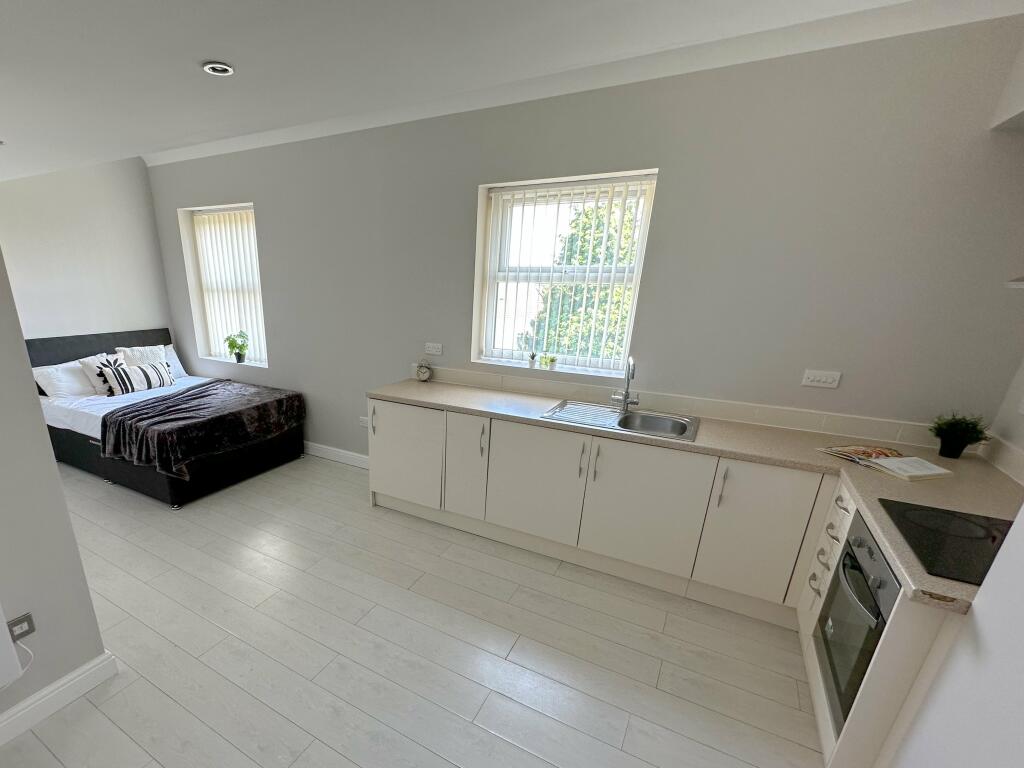 Flat 8, 17 Beech Str