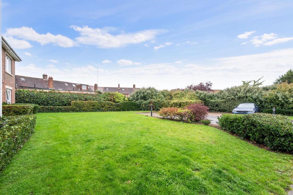 GAINSBOROUGH COURT  (14).jpg