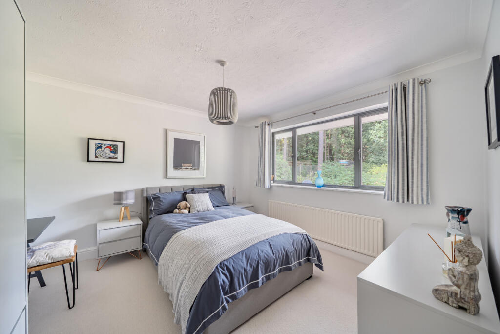 1348601-23-68bf21...