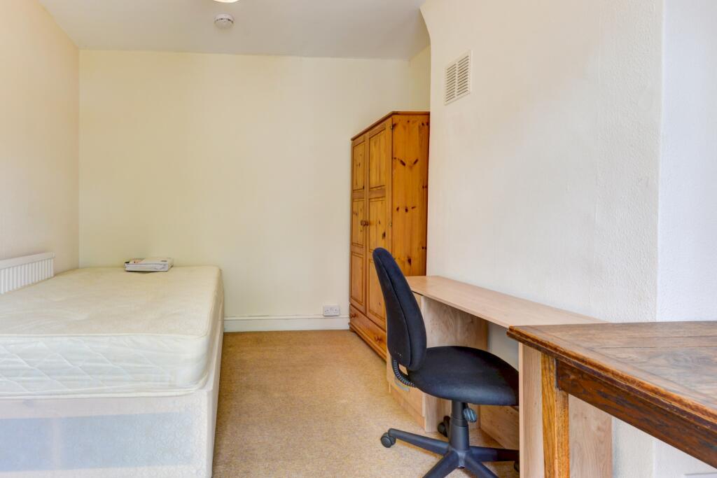 101 Coombe Road Bedroom 2 (2)