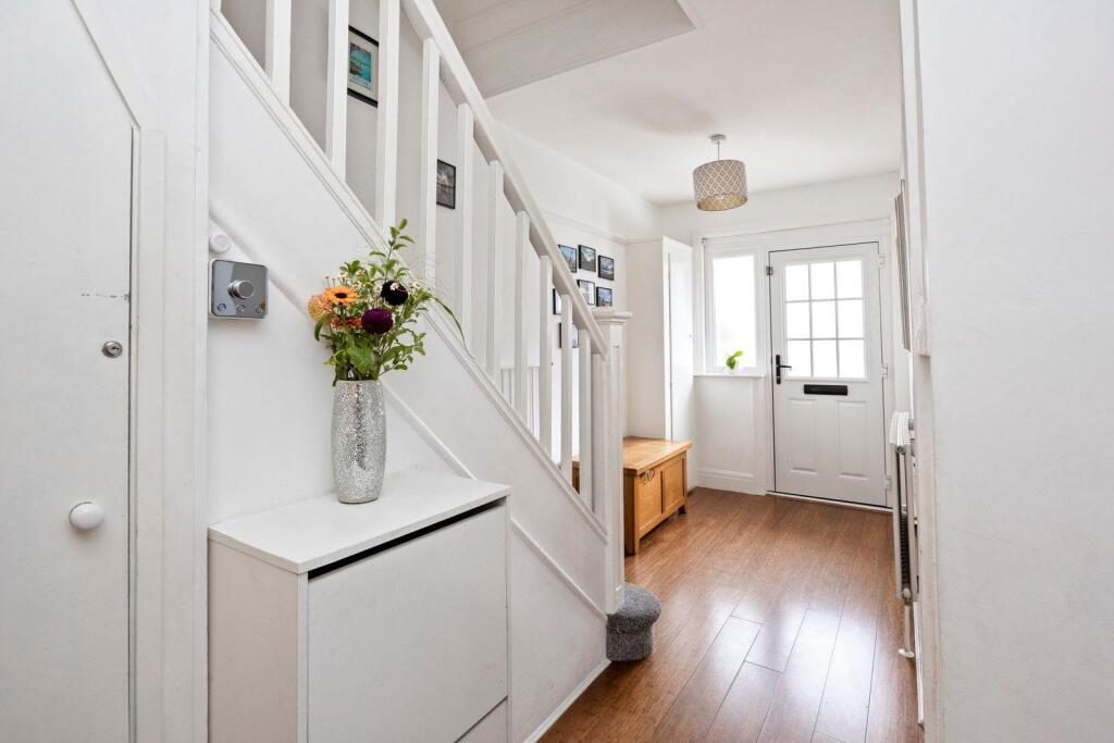 Marmion Road 29 EN HALL.jpeg