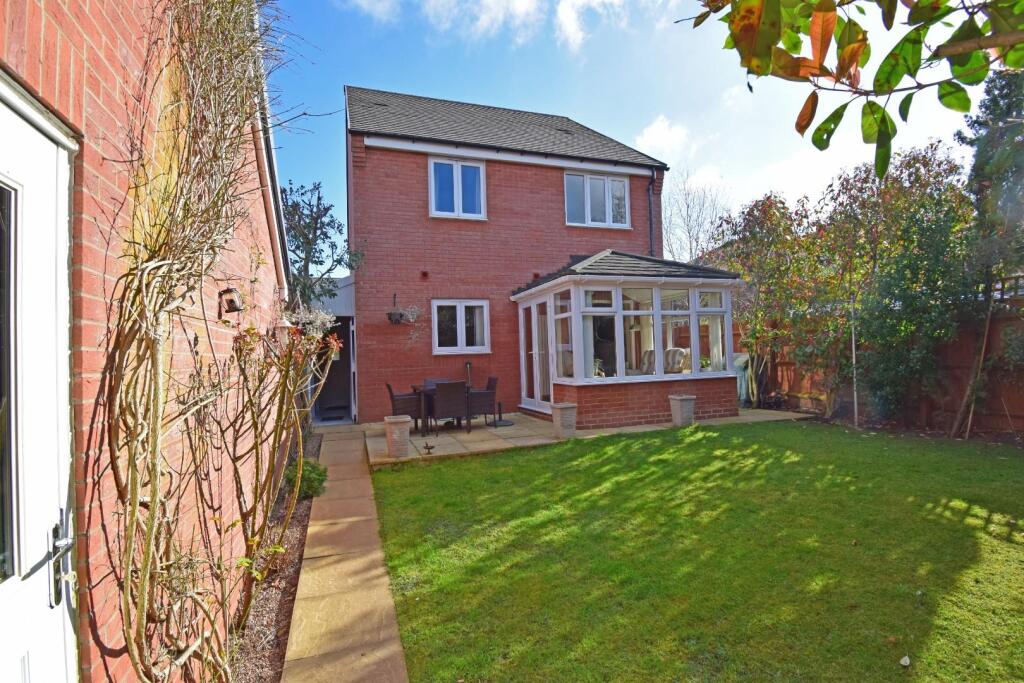 3 Hill Close, rear.jpg