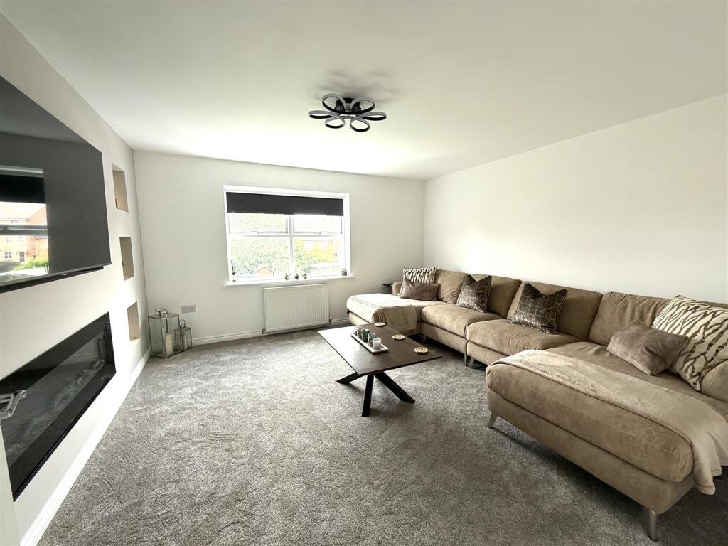 40 lupin lounge 3.jpeg