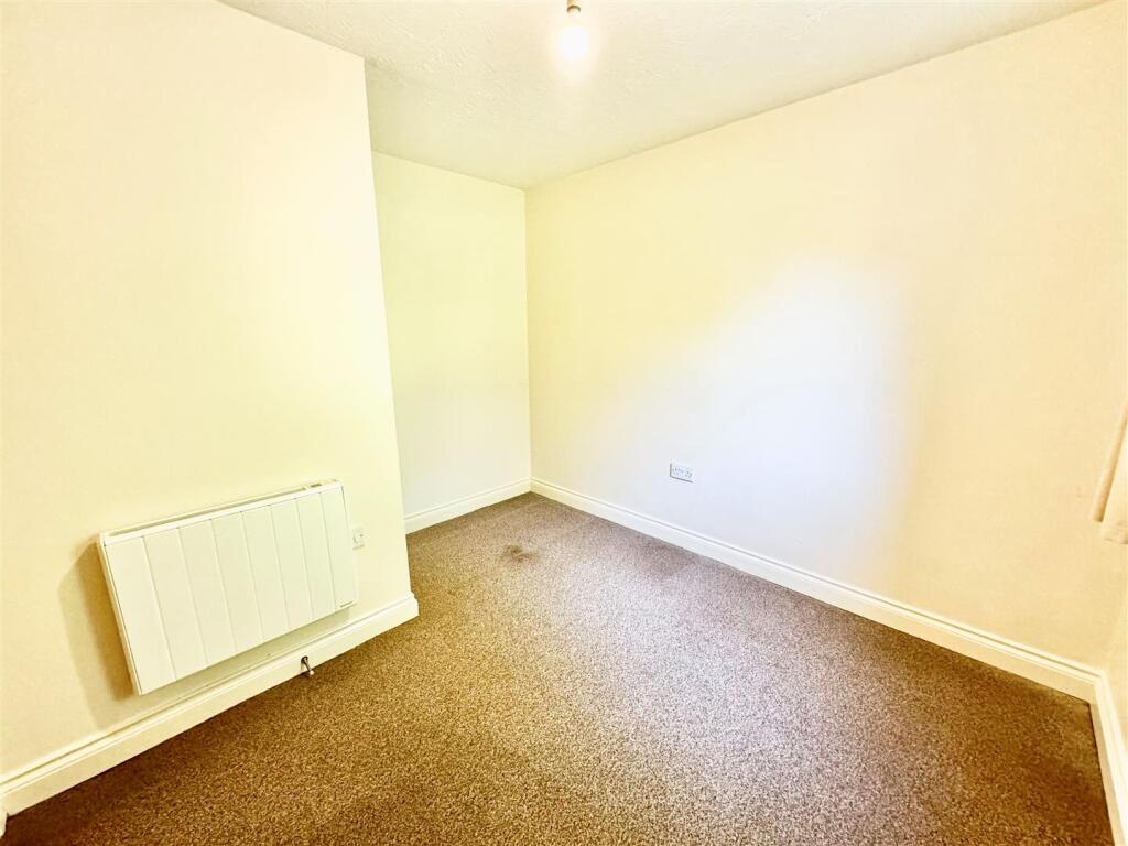 golden cup bedroom.jpg