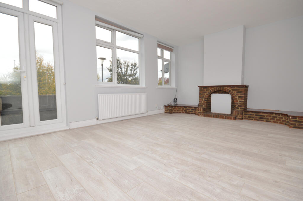 Three Bedroom Maisonette to Rent