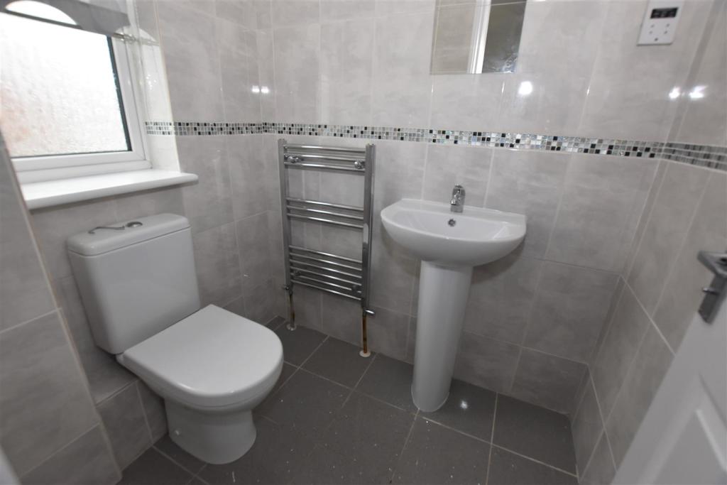 En Suite Shower Room.jpg