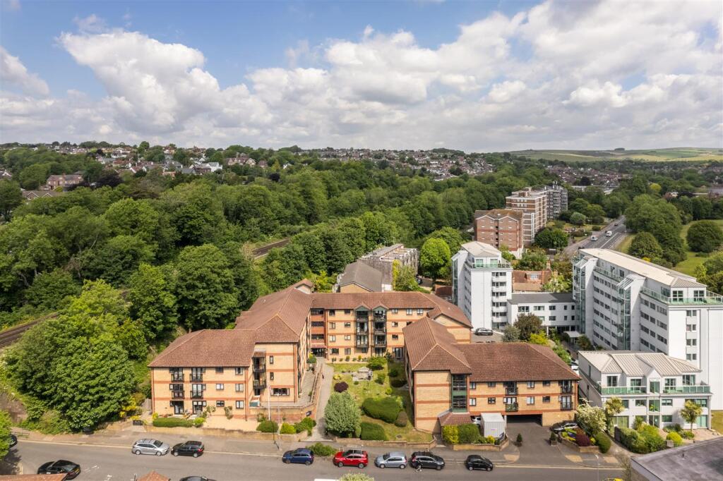 100 Windsor Court-25.jpg