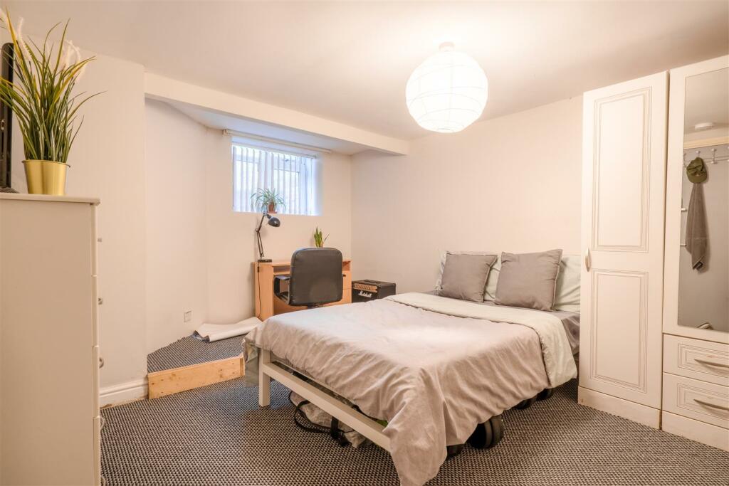 Bedroom 4.jpg