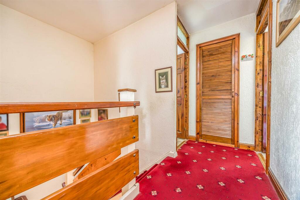 8 Sullivan Way, Purbrook-Small-PorticoMarketing-OH