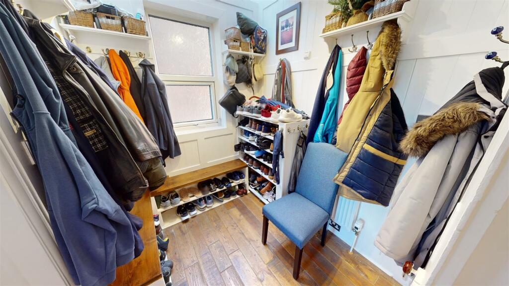 Hampton Road Cloakroom