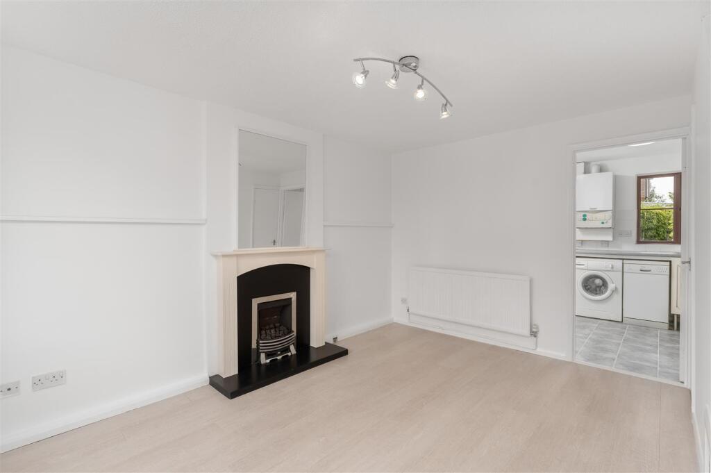 50 Hillside Close, Banbury-3.jpg