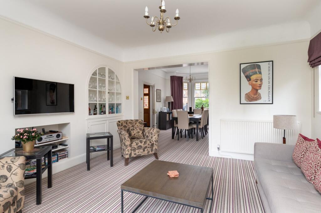 Garden Sitting / Dining Room