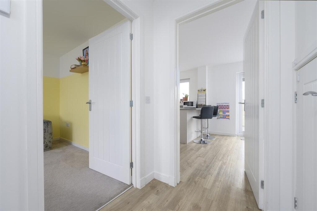 24 Jenny McCallum Way 004.jpg