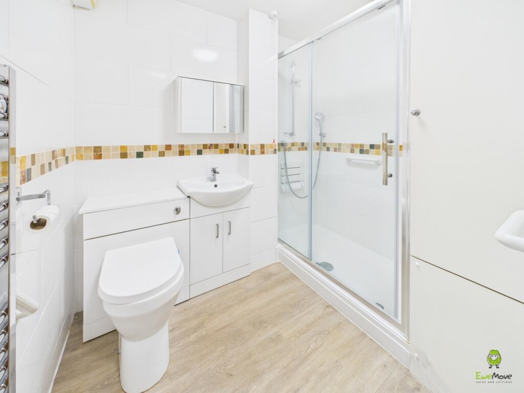 Presented by Clinton Crawford of Ewemove Bexley an