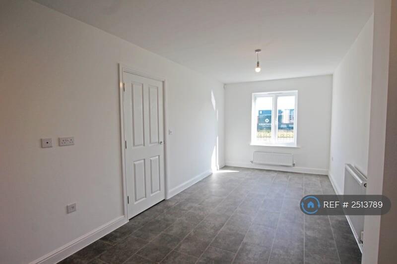 Living Room/Dining Area